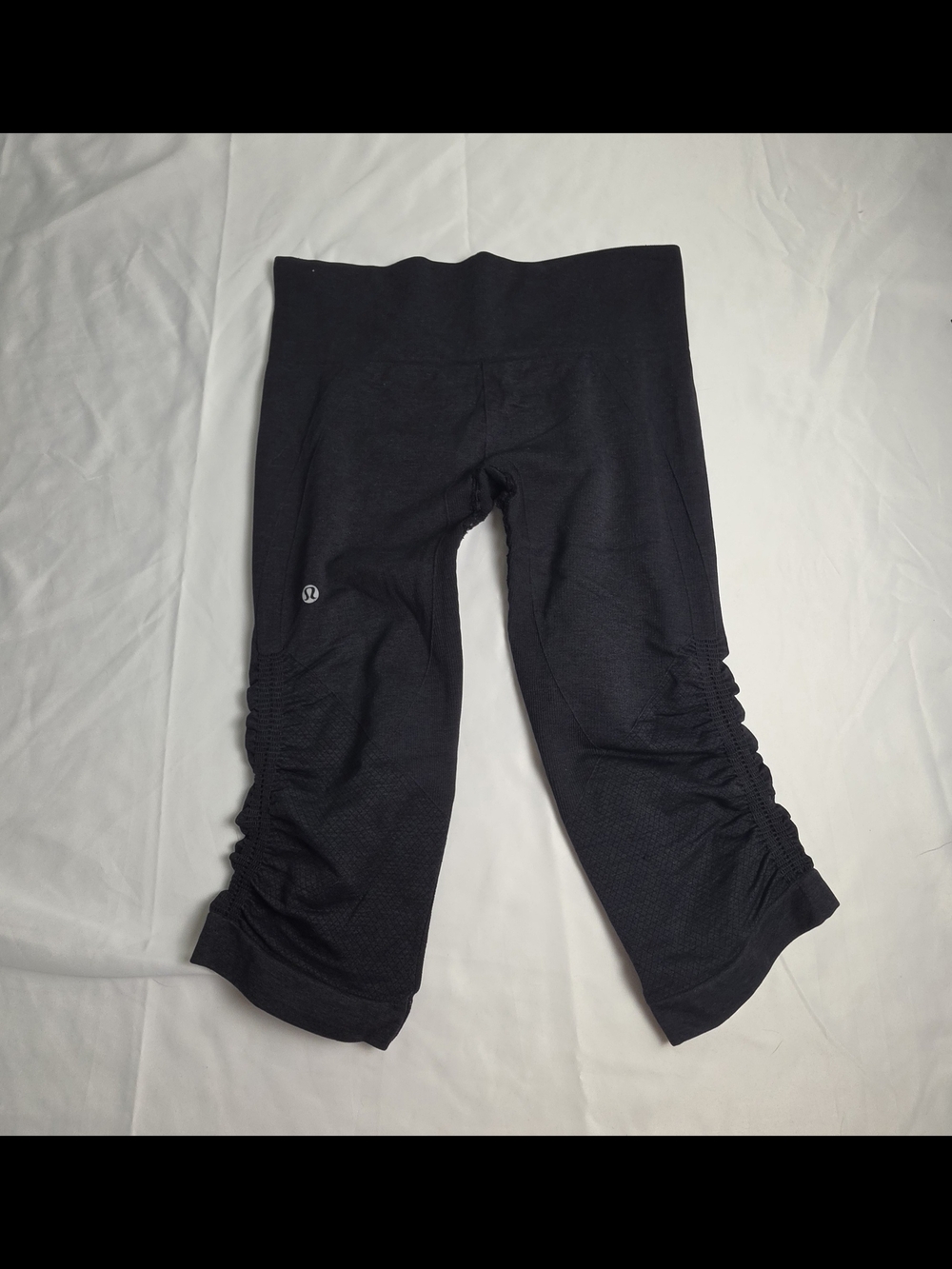 Lululemon Black Ruched Crop Leggings Women's Yoga Capri Pants Size 8 Athletic